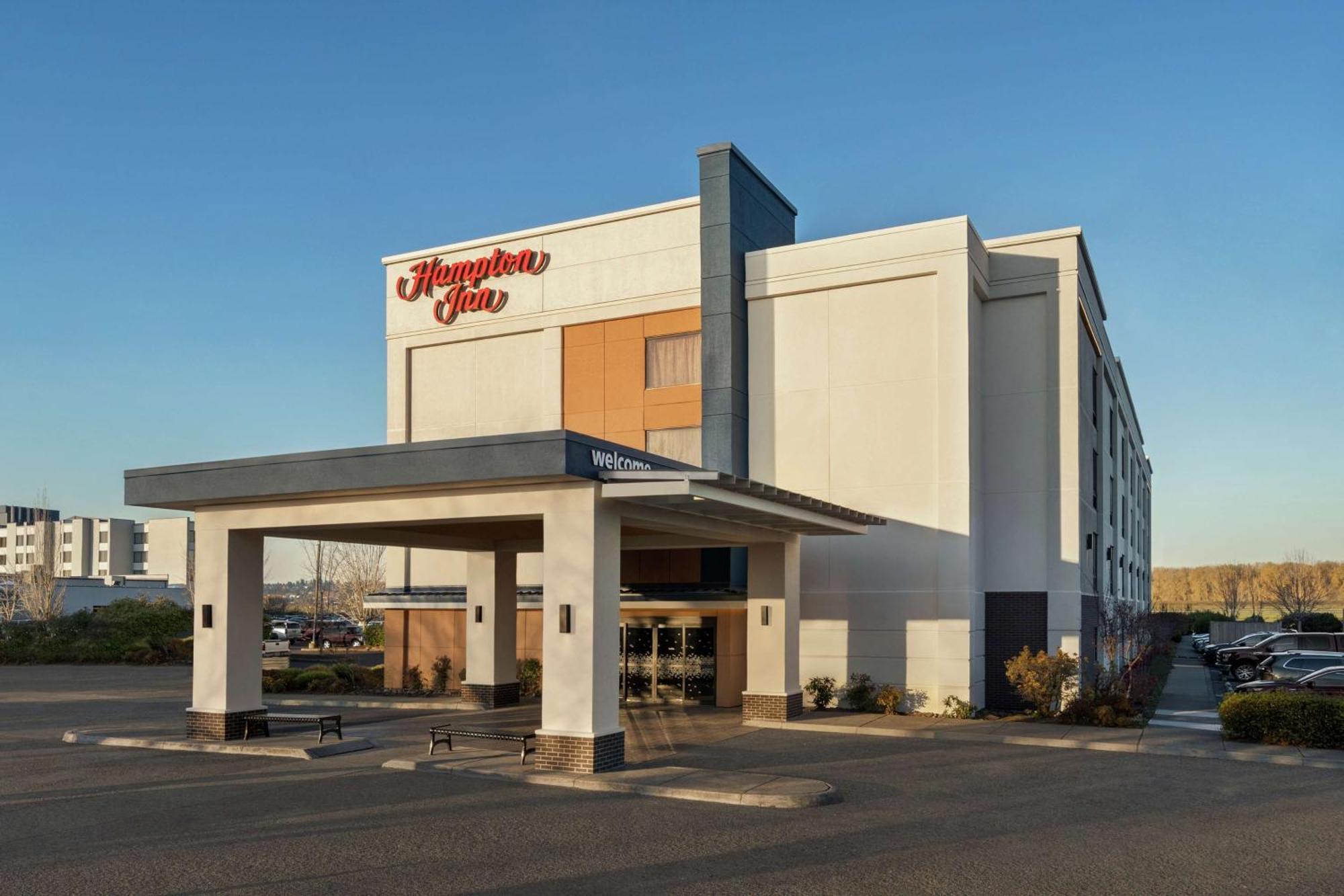 Hampton Inn Portland Airport Exterior foto