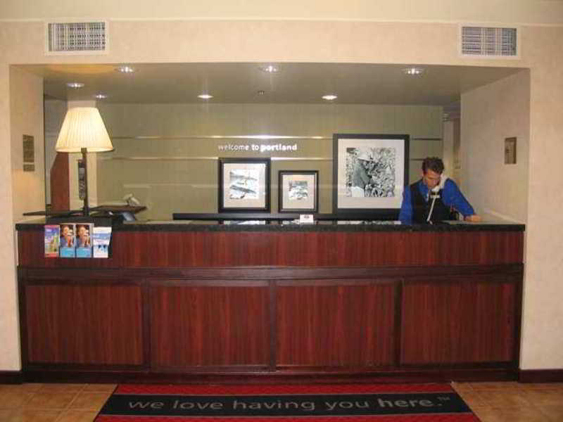 Hampton Inn Portland Airport Exterior foto